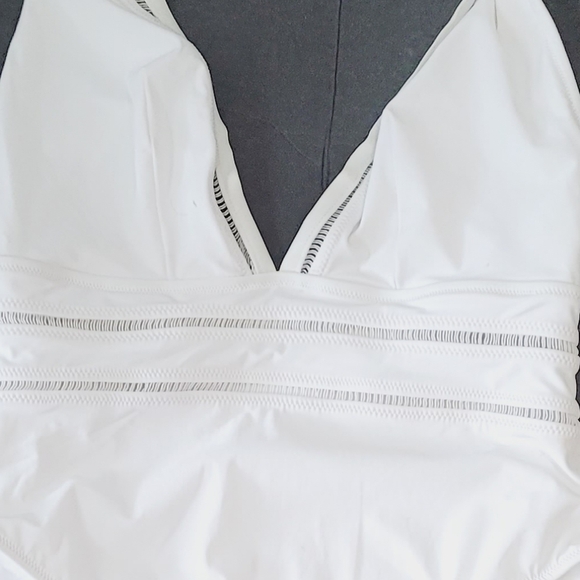 Gottex Woman's Swimsuit Finesse Plunging Halter One Piece White Swimsuit - Picture 7 of 11